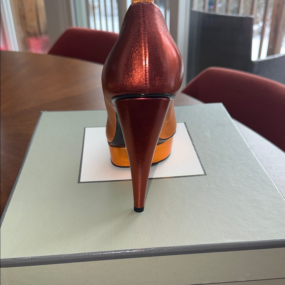 Tom Ford Women's Vibrant Orange Metallic Heels - Picture 6 of 8